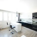 Loft 51 아파트